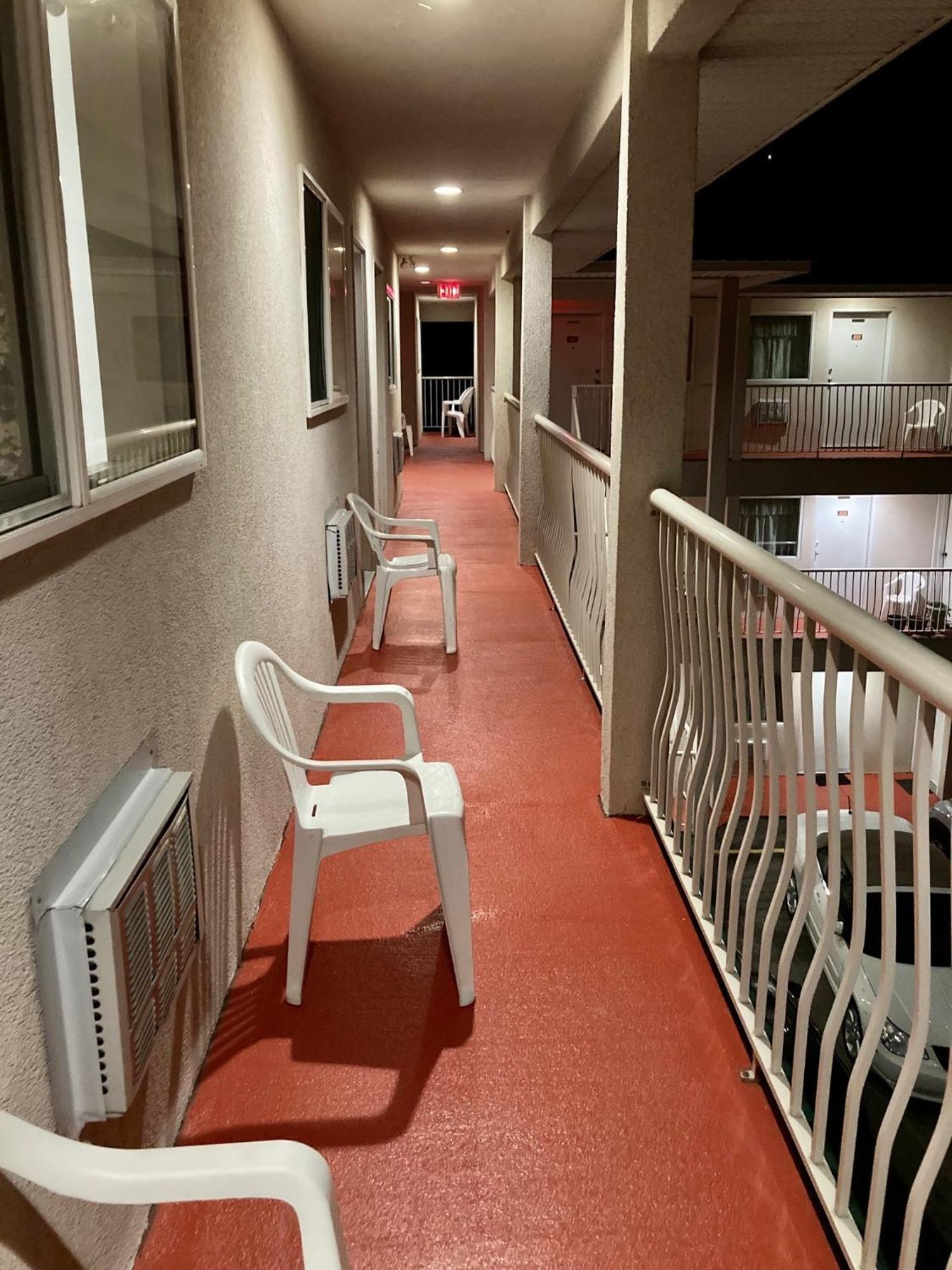 Motel 99 Grand Forks Exterior foto
